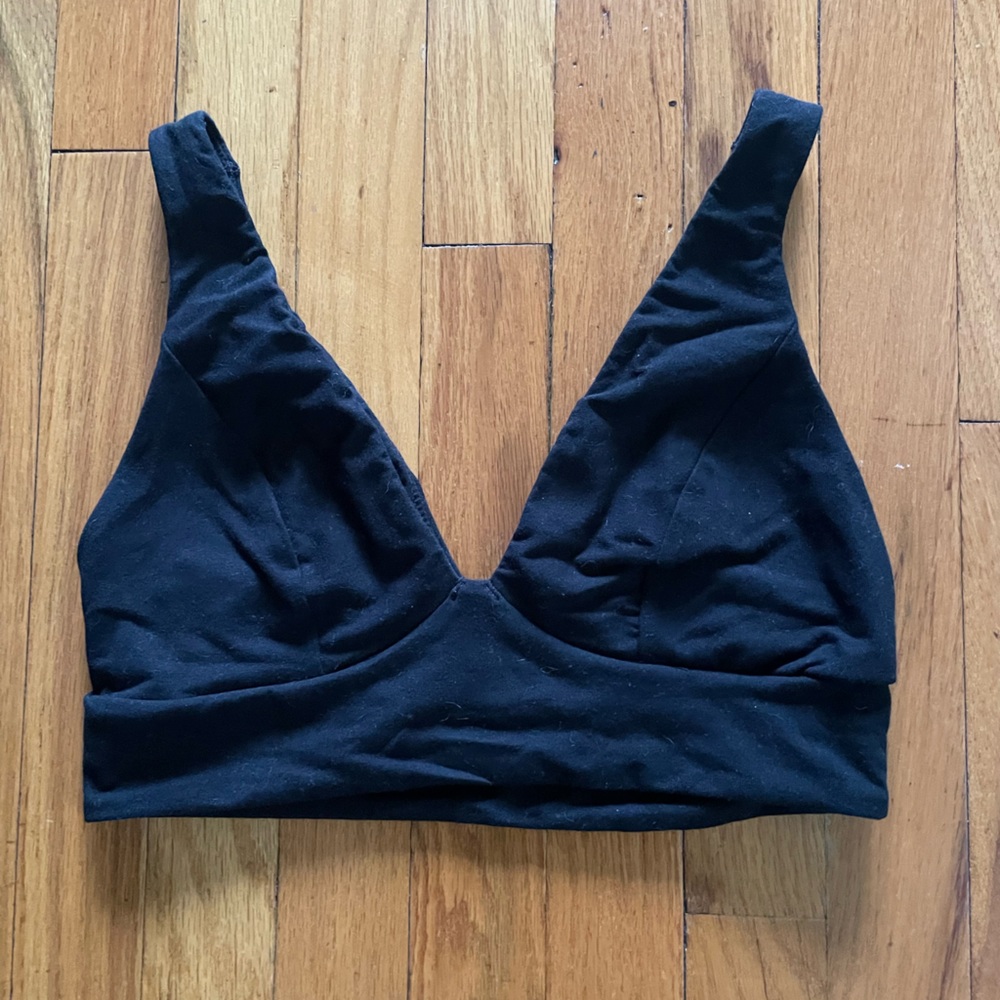 Victoria’s Secret black unlined sports bra size M